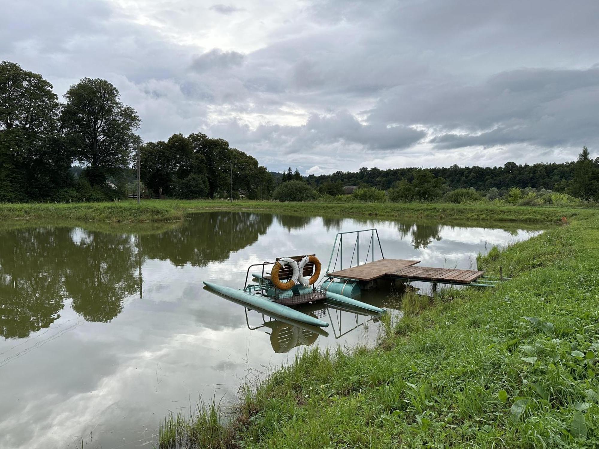 Domki Wedkarskie Nad Stawami Pirania Villa Zagorz ภายนอก รูปภาพ